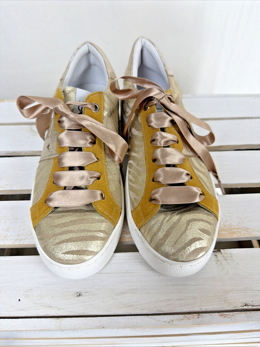 Casta Vaddia Multicolor Metallic Ribbon Sneakers Patterned Fashion Shoes EU 37